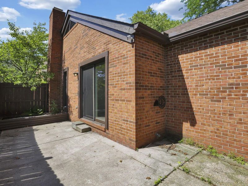 2160 Coach Road N, Unit 9, Columbus, OH 43220 Photo 48