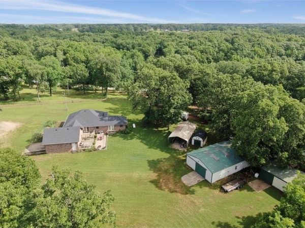 23519 Van Fleet Road , Siloam Springs, AR 72761