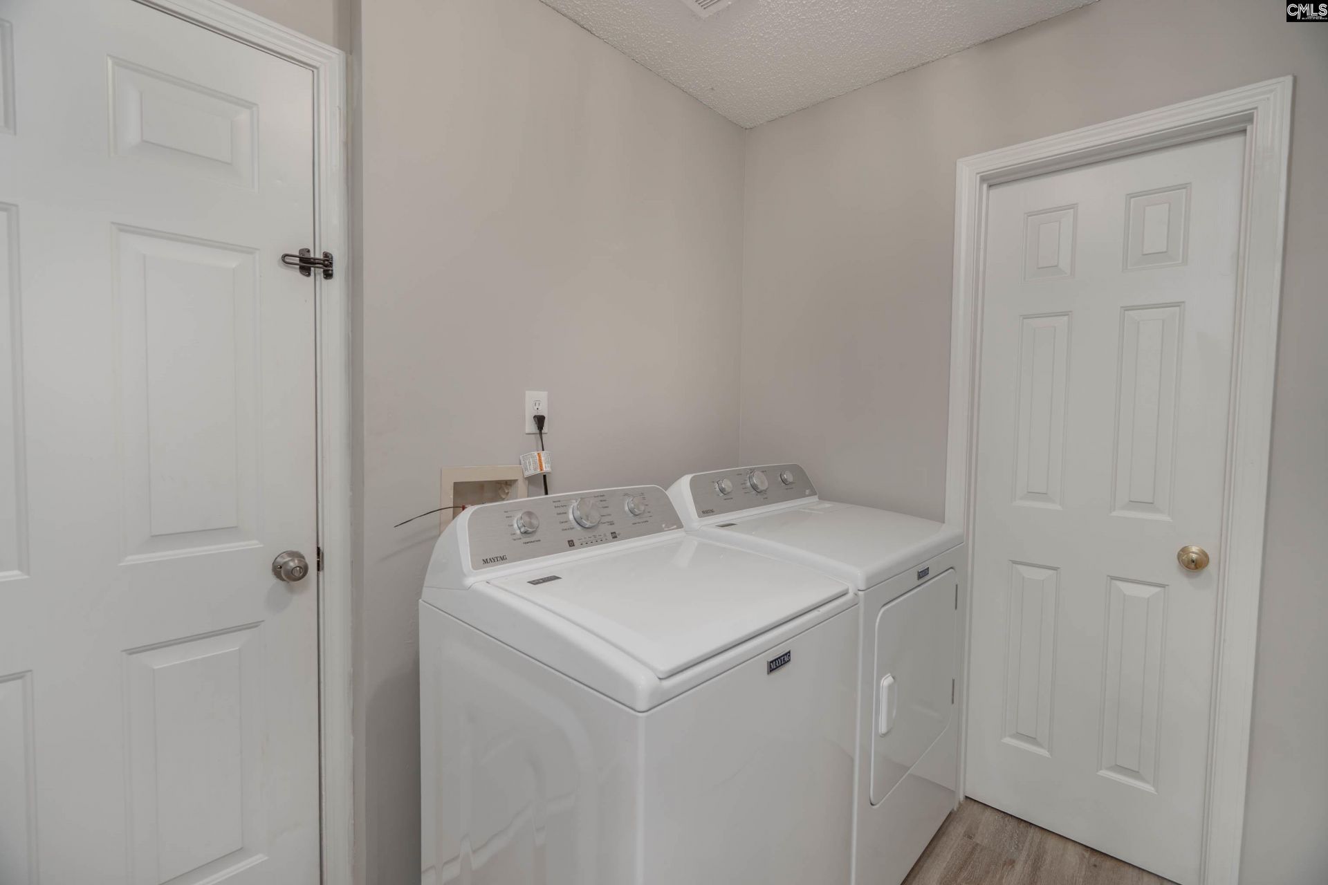 105 Brook Hollow Ct  Photo 15