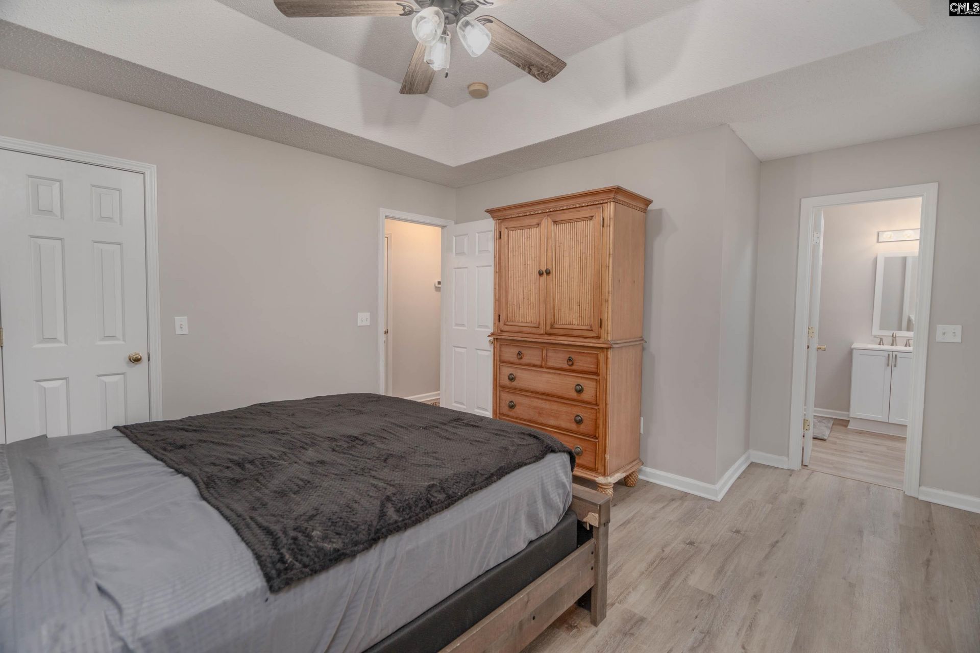 105 Brook Hollow Ct  Photo 19