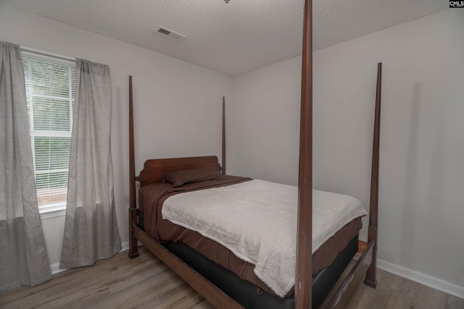 105 Brook Hollow Ct  Photo 25