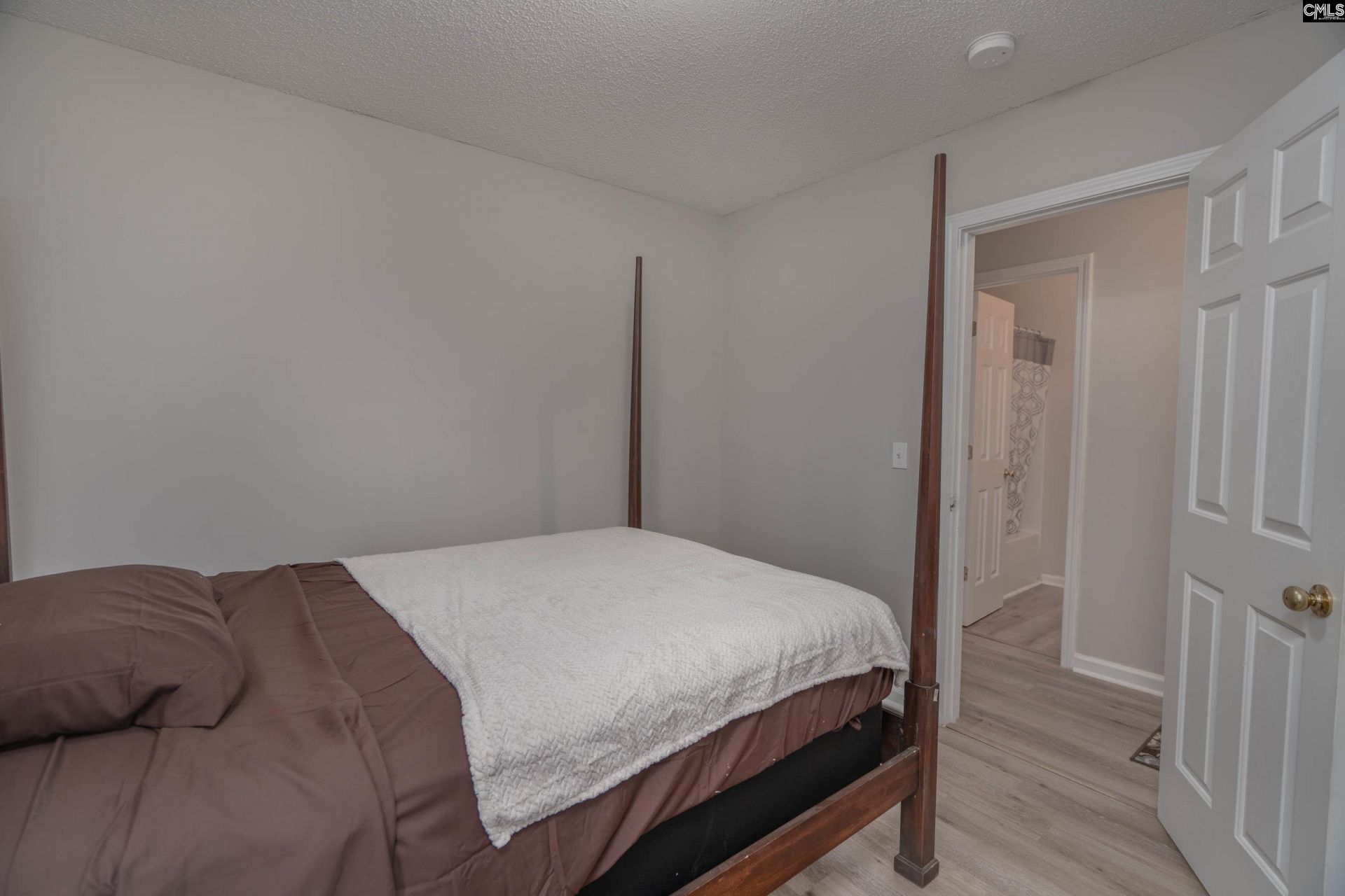 105 Brook Hollow Ct  Photo 26