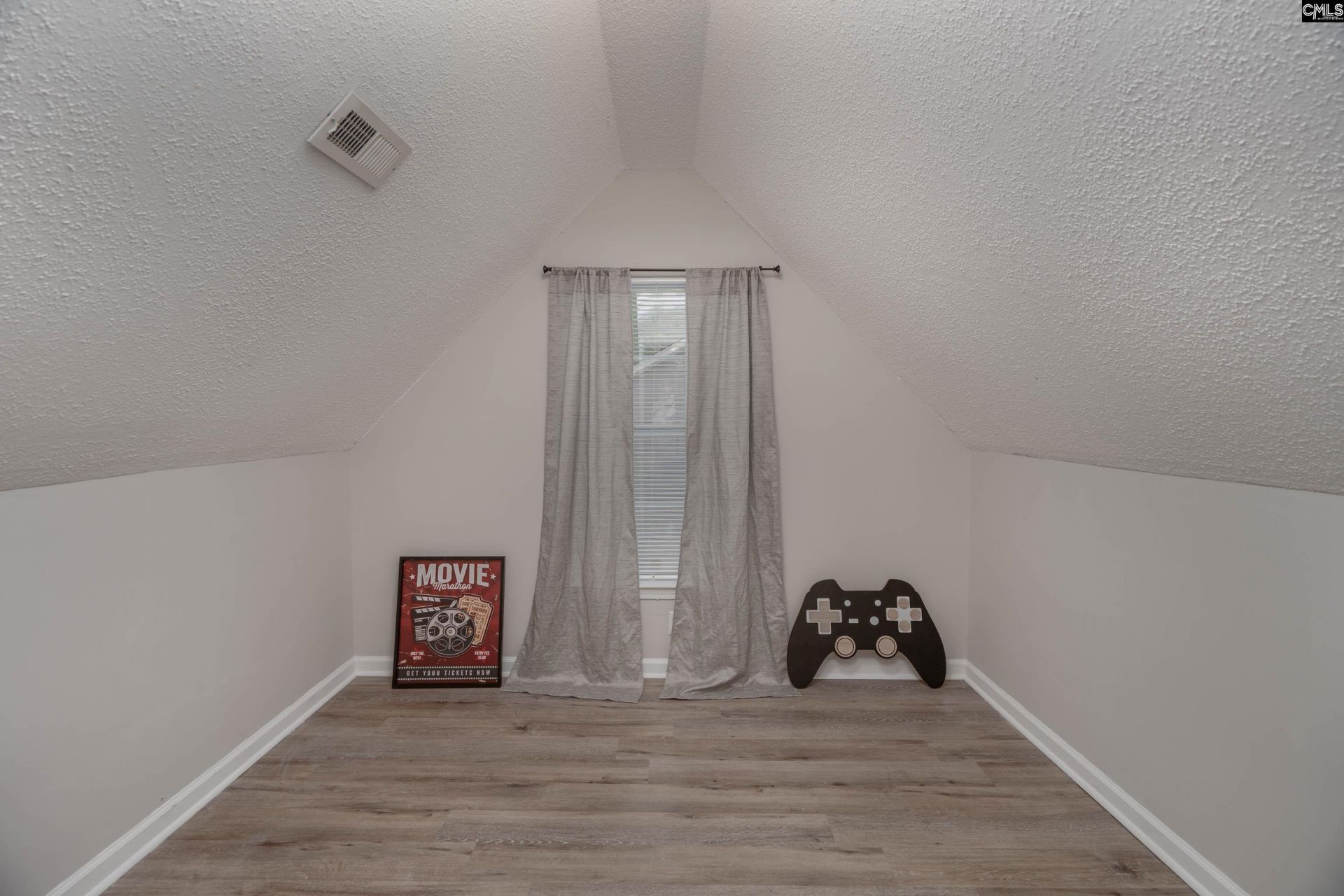 105 Brook Hollow Ct  Photo 28
