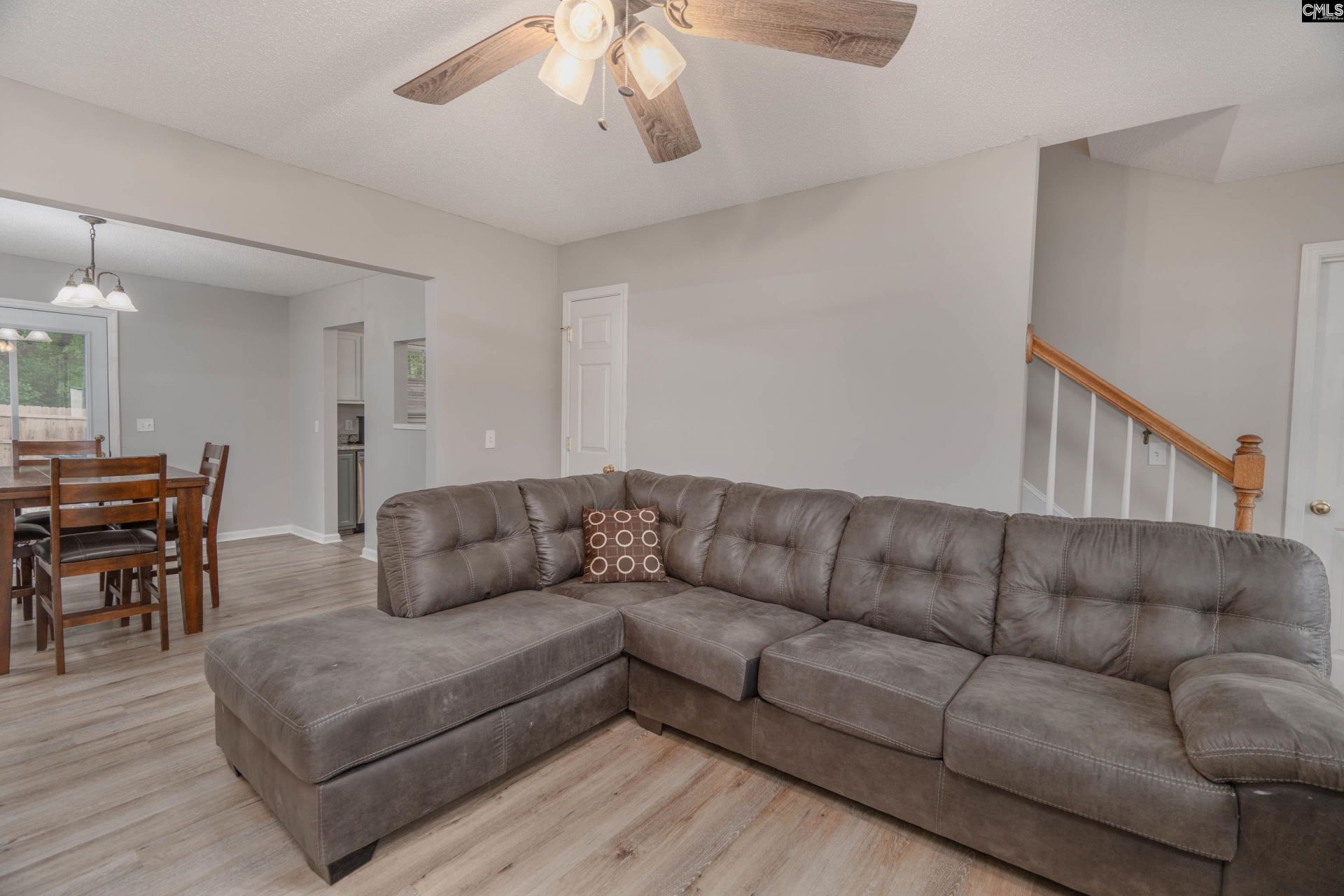 105 Brook Hollow Ct  Photo 4