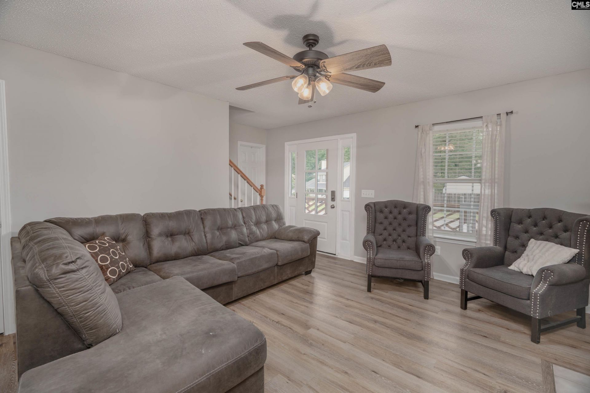 105 Brook Hollow Ct  Photo 5
