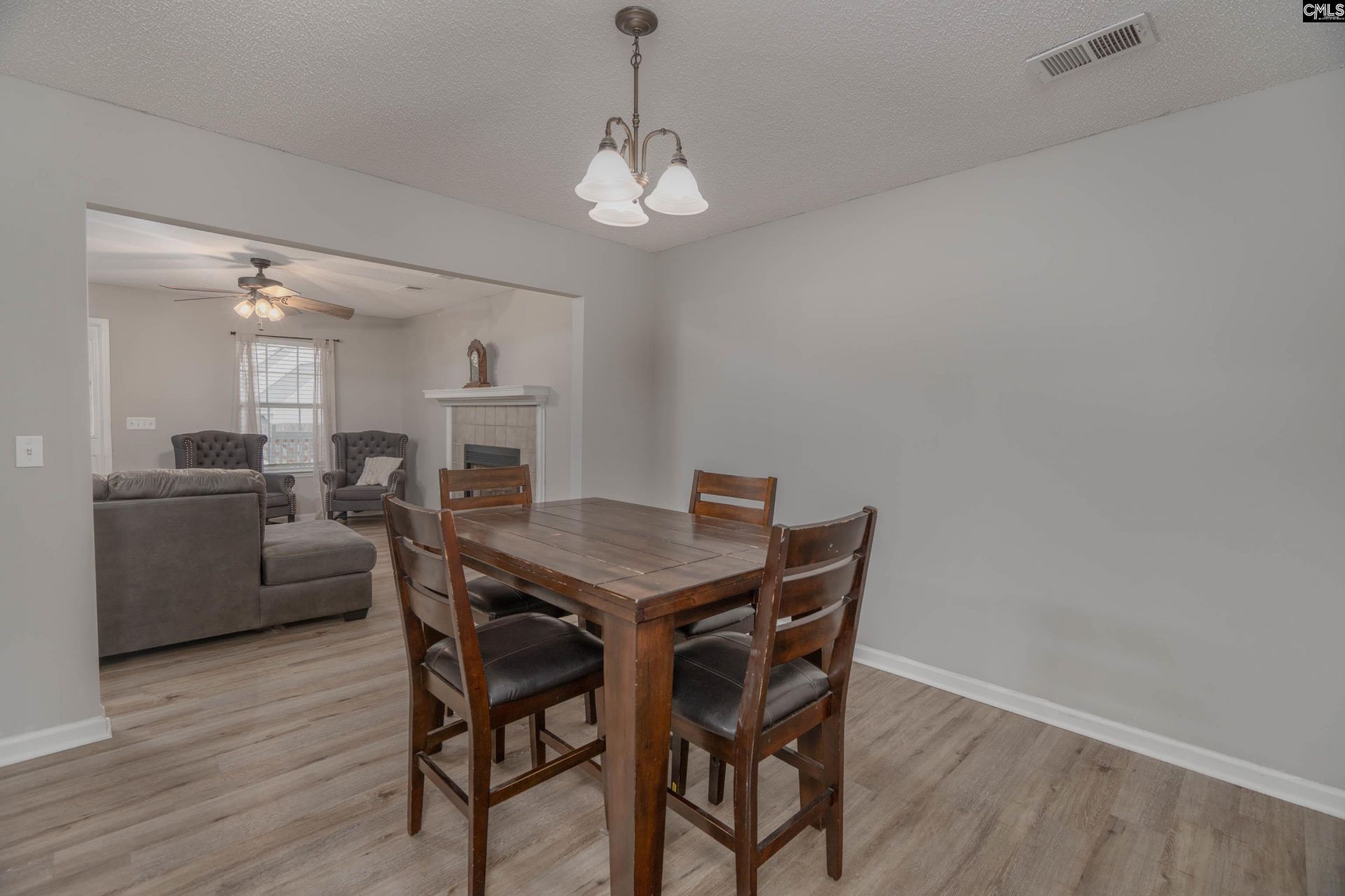 105 Brook Hollow Ct  Photo 9