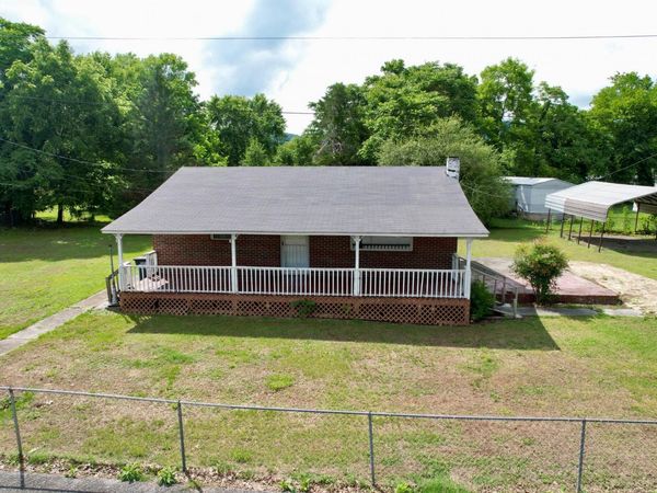 405 Red Maple Street , Graysville, TN 37338