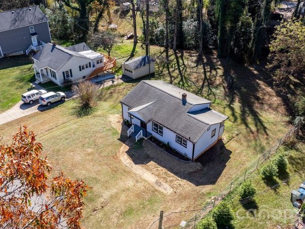 204 22nd Avenue NE, Hickory, NC 28601