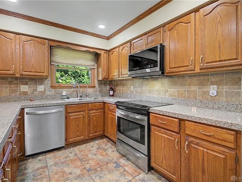 10619 Frederick Pike, Butler Township, OH 45377 Photo 15