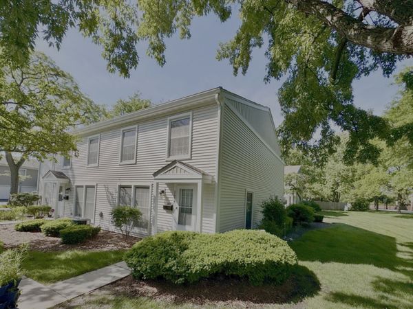 1674 Williamsburg Court, Unit D, Wheaton, IL 60189