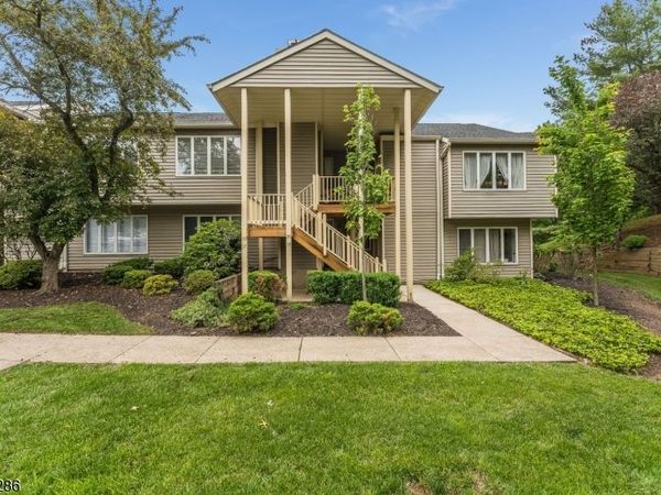 20 Westchester Ter, Clinton, NJ 08801