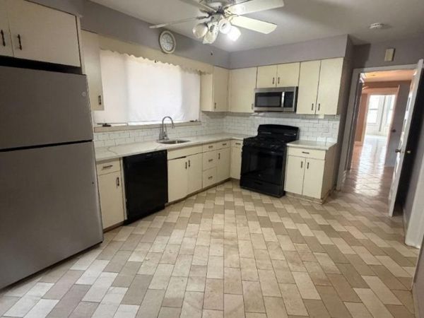375 Walnut St, Newark, NJ 07105