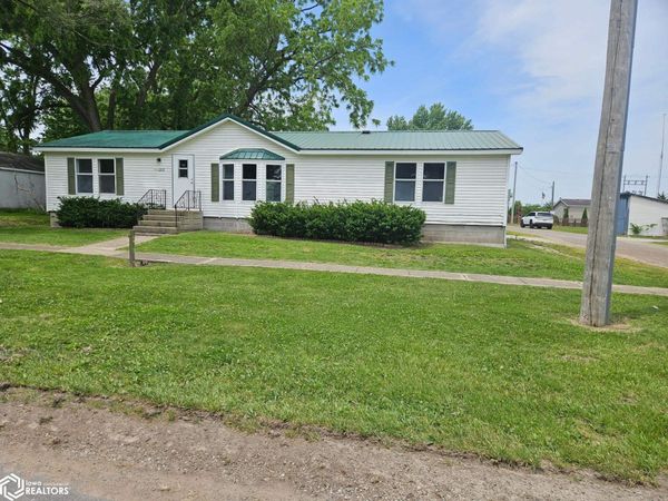 209 N Main St., Salem, IA 52649