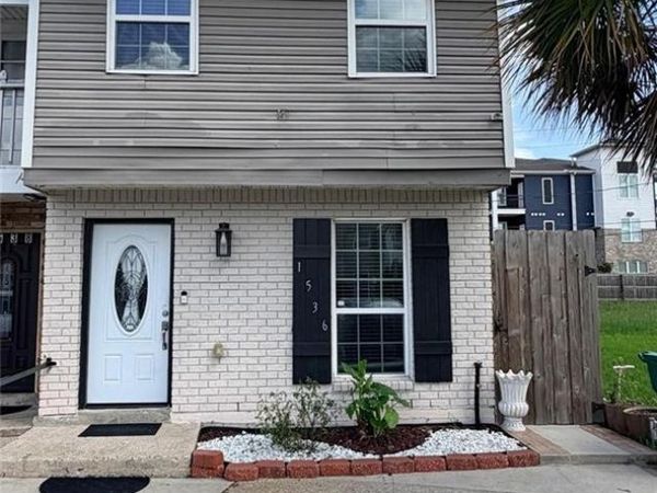 1536 KINGS Road , Harvey, LA 70058