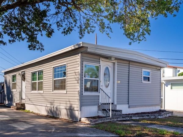 401 DENICE DRIVE , Unit 401, SEMINOLE, FL 33772
