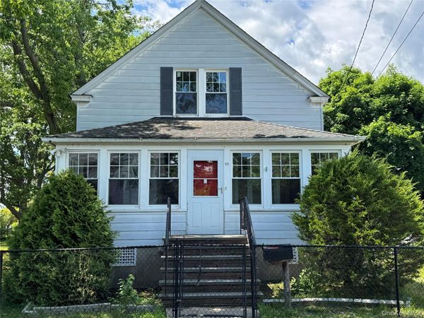28 Sound Beach Avenue , Bayville, NY 11709