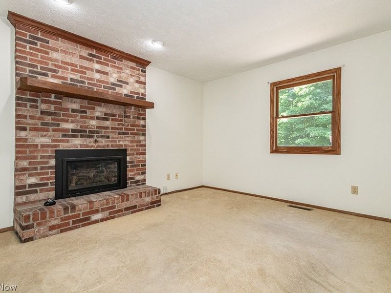 647 Robin Drive, Eastlake, OH 44095 Photo 11