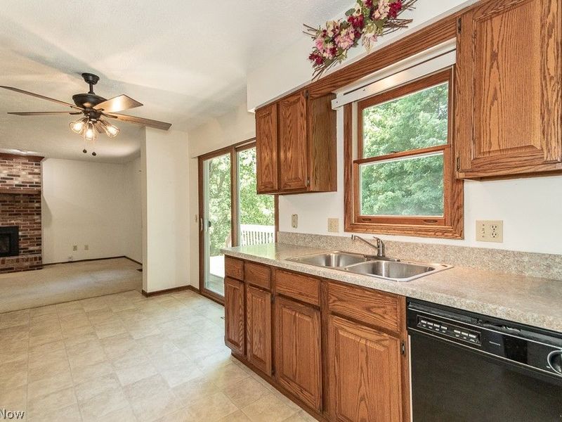 647 Robin Drive, Eastlake, OH 44095 Photo 15