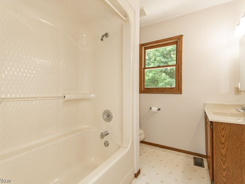 647 Robin Drive, Eastlake, OH 44095 Photo 33