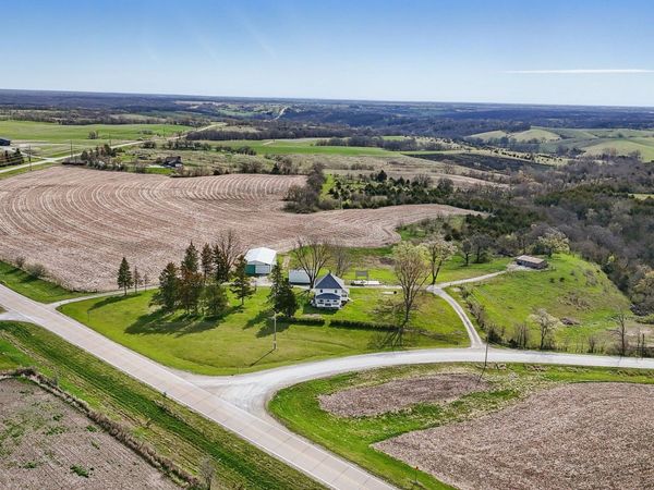27048 500 Street, Chariton, IA 50049