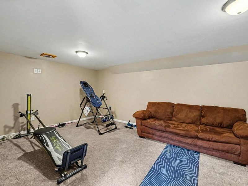 618 Waverly Drive, Hamilton, OH 45013 Photo 9