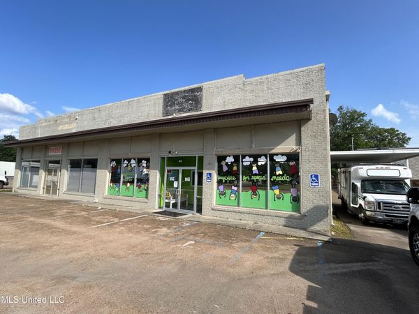 211 W Park Avenue, Greenwood, MS 38930