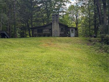 10147 Savage Road, Holland, NY 14080