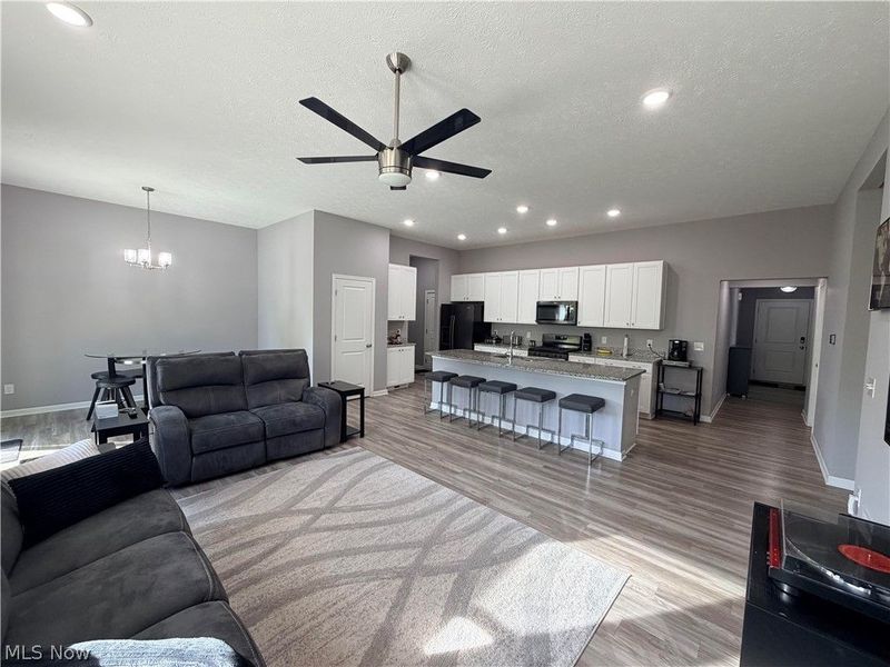 996 Ashley Taylor Court, Wadsworth, OH 44281 Photo 8