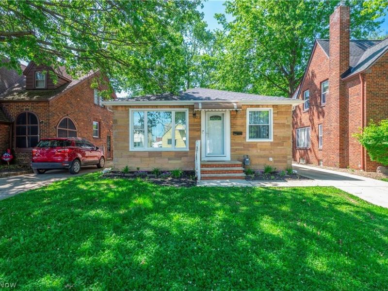 6215 Morningside Drive, Parma, OH 44129 Photo 2