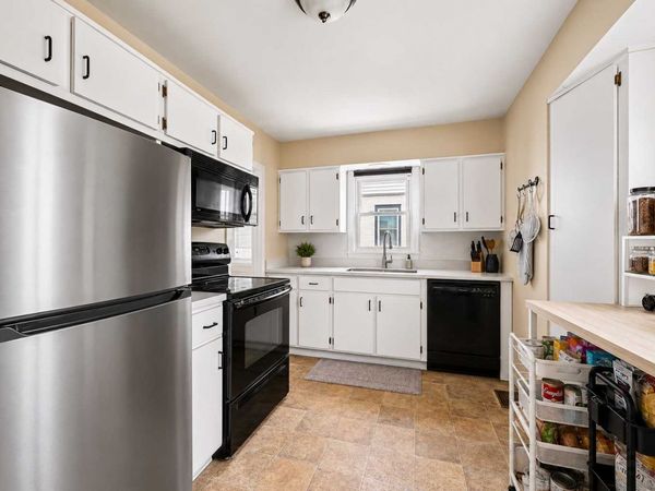 2111 Fremont Avenue E, Saint Paul, MN 55119