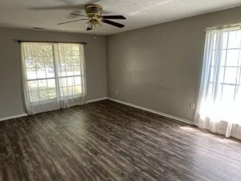 3953 Deer Lake Way, Columbus, OH 43204 Photo 6