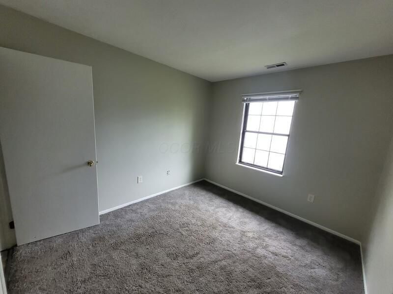 3953 Deer Lake Way, Columbus, OH 43204 Photo 9
