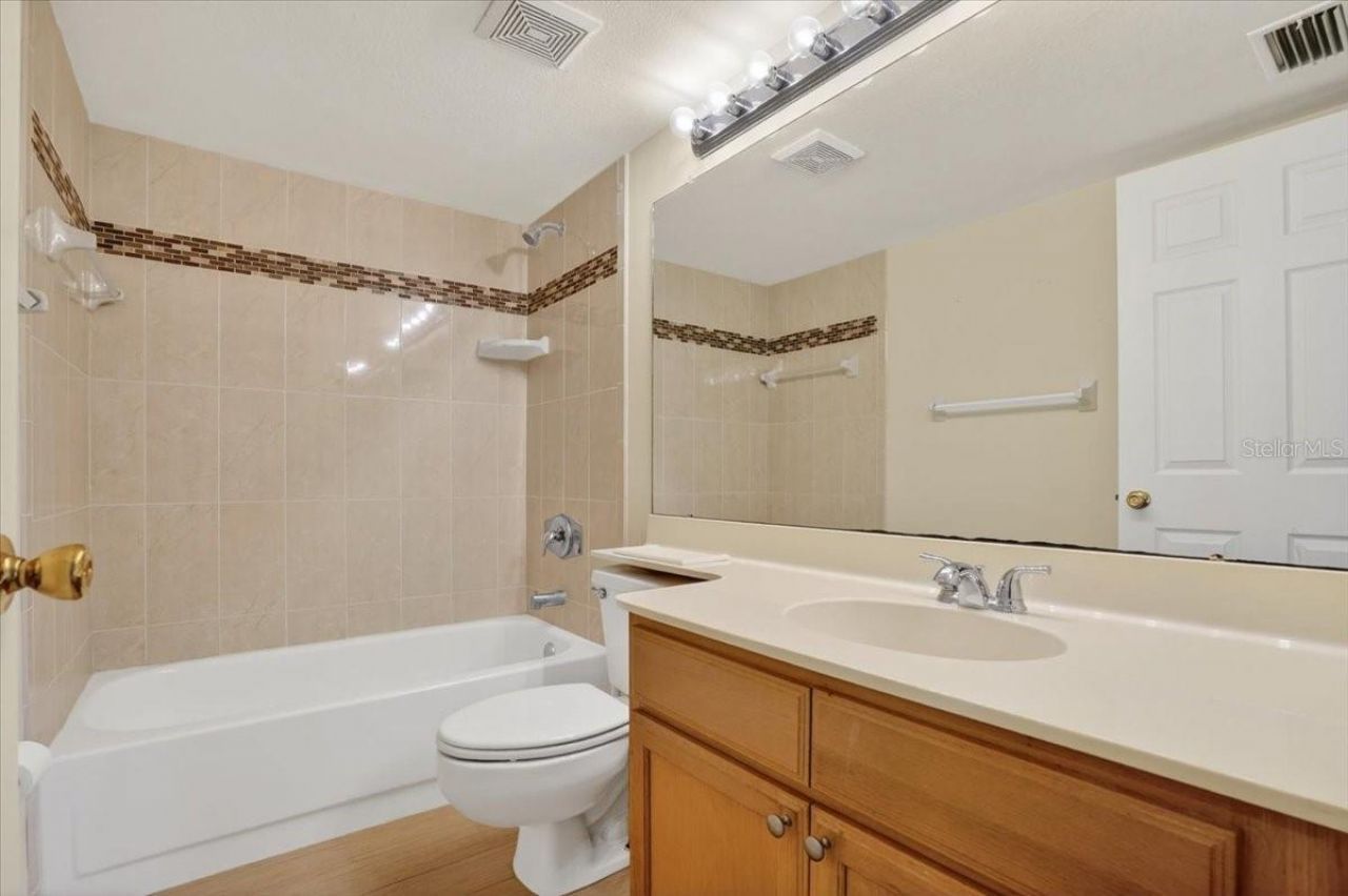 1040 Wexford Boulevard, Unit 1040, Venice, FL 34293 Photo