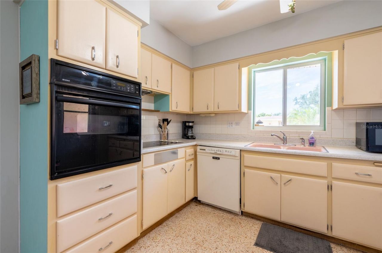 2215 Grove Street, Sarasota, FL 34239 Photo