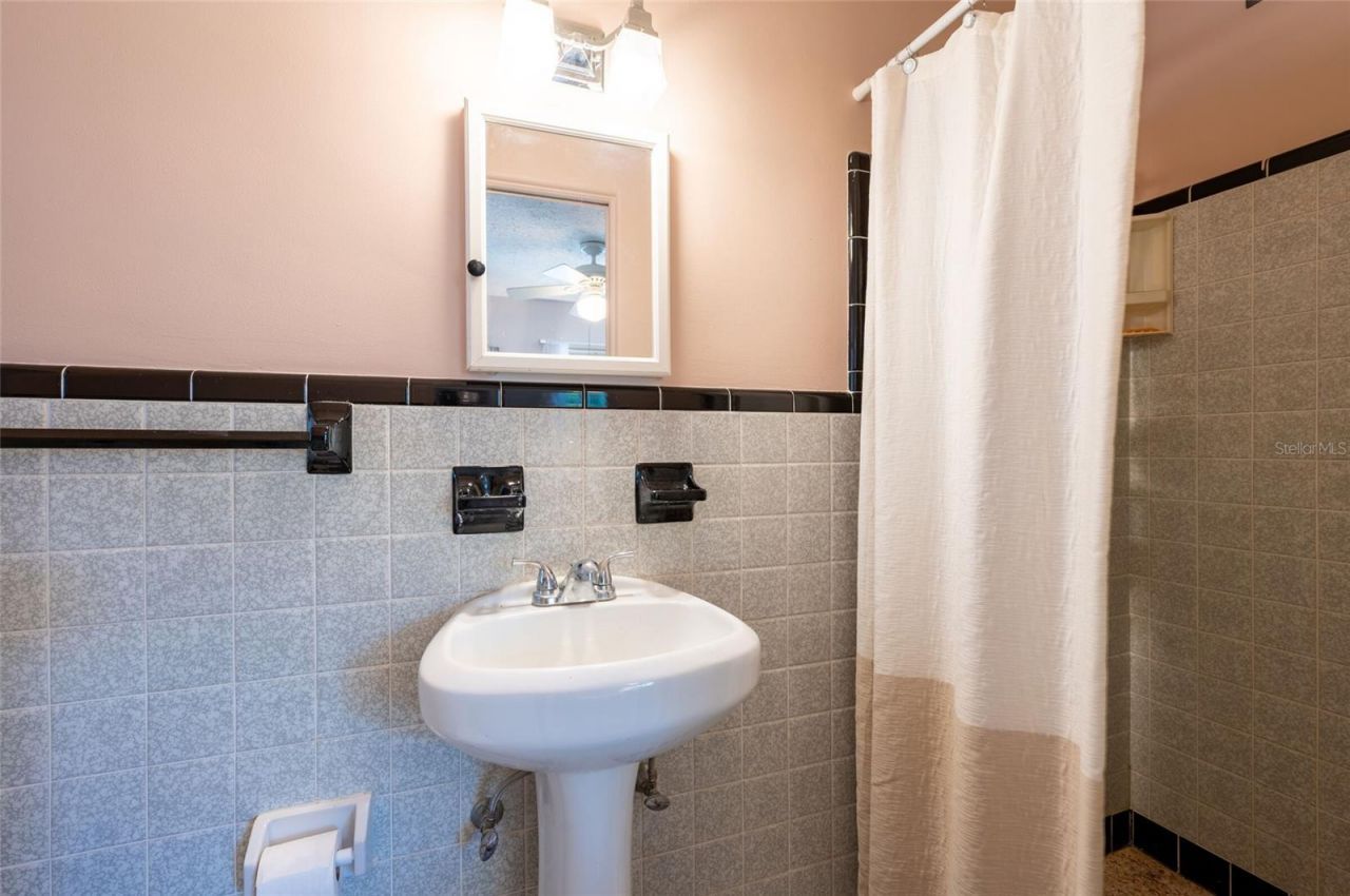 2215 Grove Street, Sarasota, FL 34239 Photo