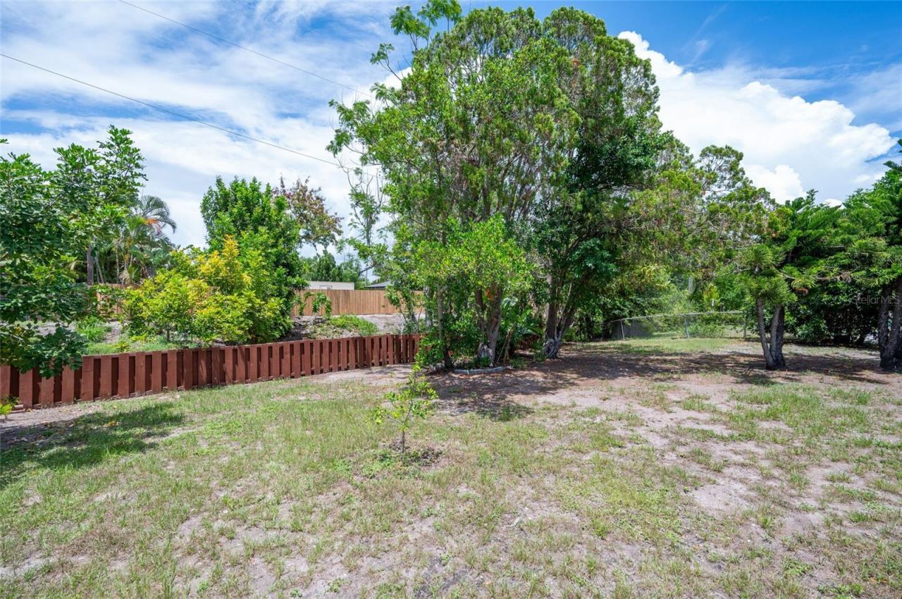 2215 Grove Street, Sarasota, FL 34239 Photo