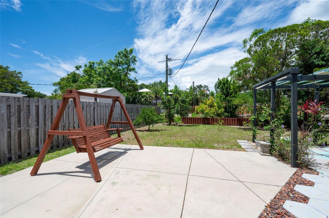 2215 Grove Street, Sarasota, FL 34239 Photo