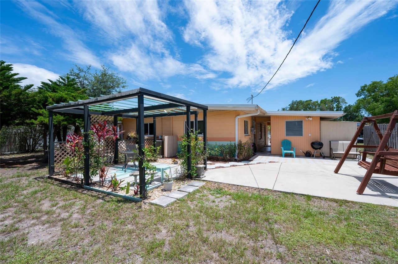 2215 Grove Street, Sarasota, FL 34239 Photo