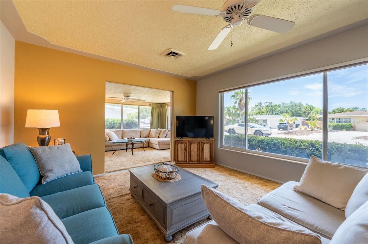 2215 Grove Street, Sarasota, FL 34239 Photo