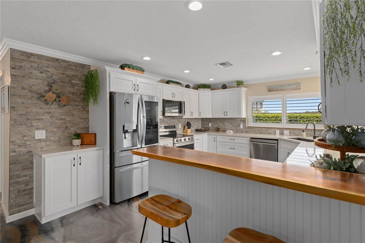 2221 N Kings Cove Point, Crystal River, FL 34429 Photo