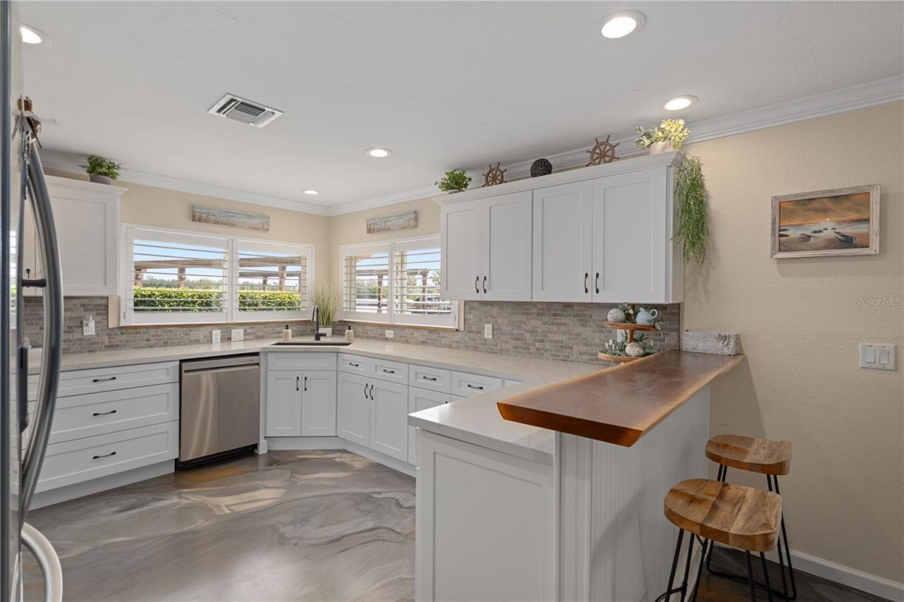 2221 N Kings Cove Point, Crystal River, FL 34429 Photo