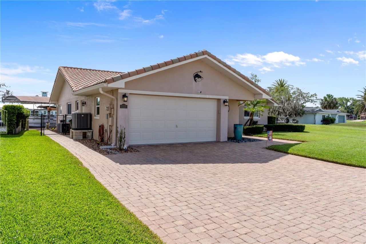 2221 N Kings Cove Point, Crystal River, FL 34429 Photo