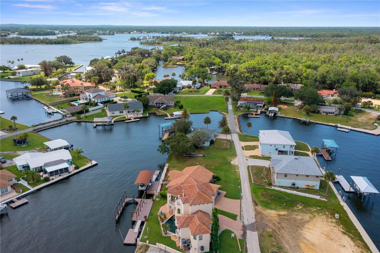2221 N Kings Cove Point, Crystal River, FL 34429 Photo