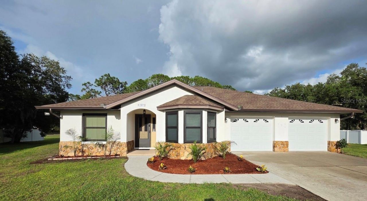 707 136th Street E, Bradenton, FL 34212 Main Photo