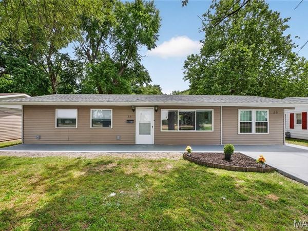 23 Hanover Lane, Cahokia, IL 62206