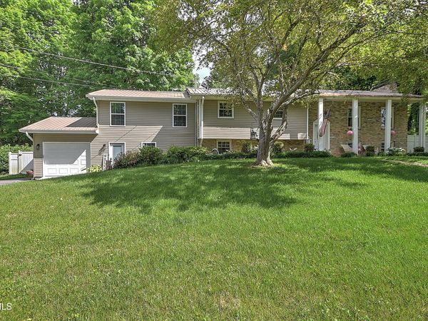 2805 Sumpter Drive, Johnson City, TN 37604
