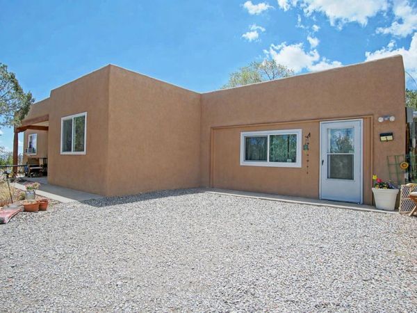 2 Detrias Court, Edgewood, NM 87015