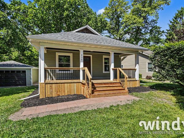 226 S Barker Street, New Buffalo, MI 49117