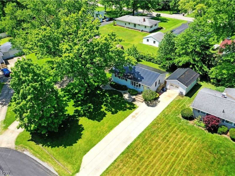 182 Shirley Lane NW, Warren, OH 44483 Photo 3