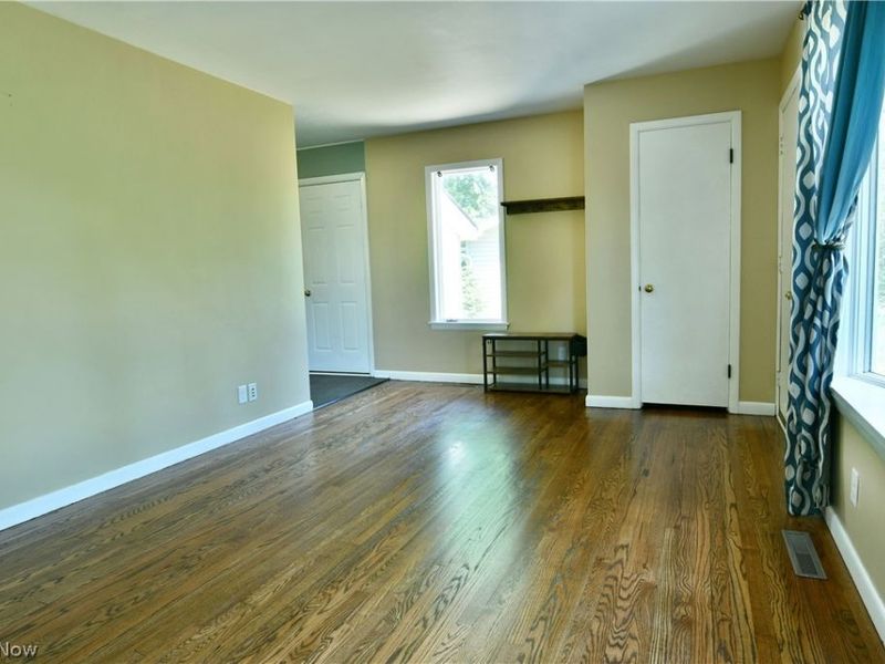182 Shirley Lane NW, Warren, OH 44483 Photo 8